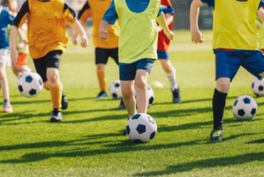 Diamo la possibilità ai ragazzi più meritevoli di effettuare provini presso società di calcio professionistiche e semi-professionistiche.