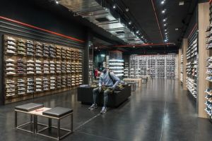 negozi per comprare scarpe da padel da donna milano Maxi Sport Milano - Trezzano